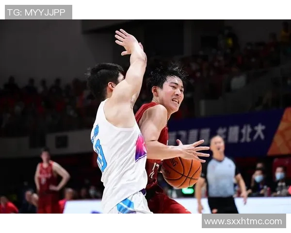 防守正义与独立队的激烈对抗揭示了篮球战术的深层次博弈与团队精神